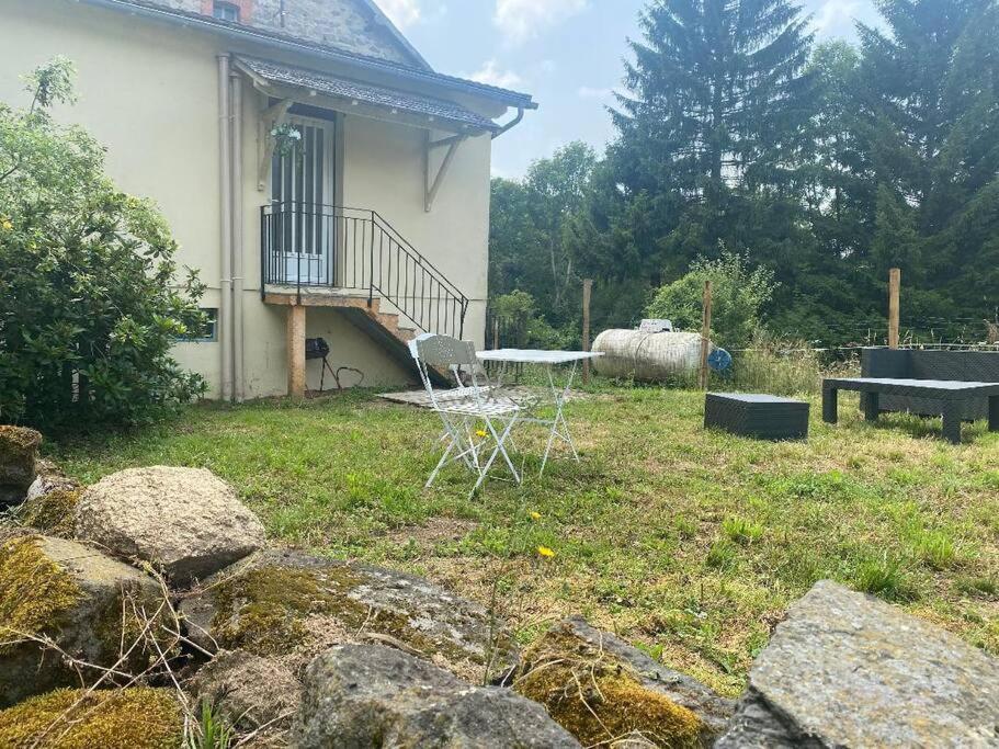 Petite Maison En Auvergne Giat Экстерьер фото
