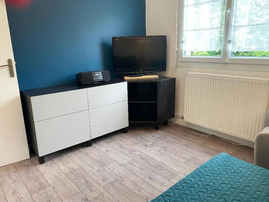 Petite Maison En Auvergne Giat Экстерьер фото